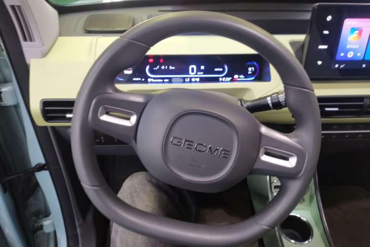 Used Geely Auto Panda 2023 Panda Mini 200km Endurance Bear Steering Wheel