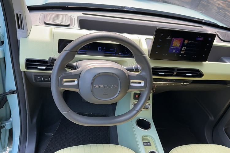 Used Geely Auto Panda 2023 Panda Mini 200km Endurance Bear Steering Wheel