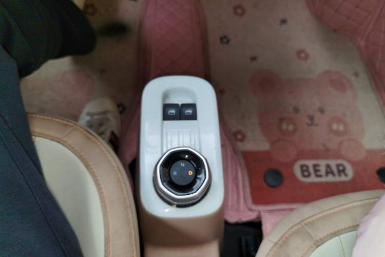Used Geely Auto Panda 2023 Panda Mini 200km Endurance Bear Gear Lever