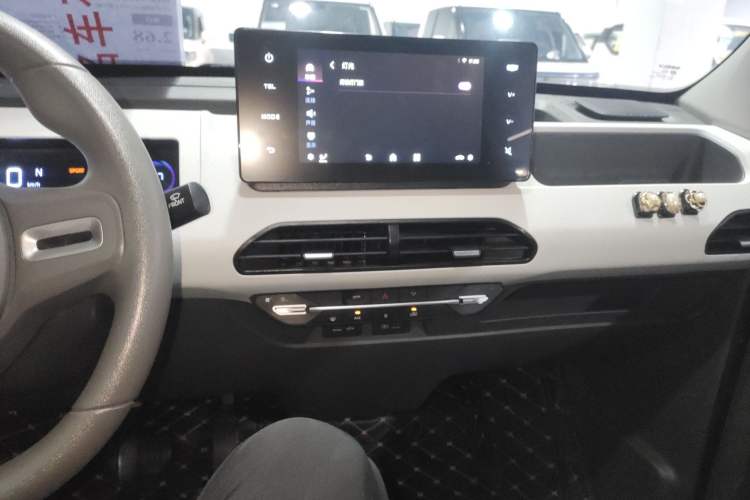 Used Geely Auto Panda 2023 Panda Mini 200km Endurance Bear Audio And AC Panel