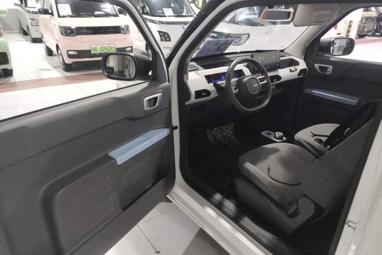 Used Geely Auto Panda 2023 Panda Mini 200km Endurance Bear Driver Seat