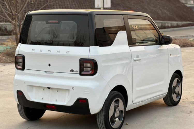Used Geely Auto Panda 2023 Panda Mini 200km Dynamic Bear Exterior 3