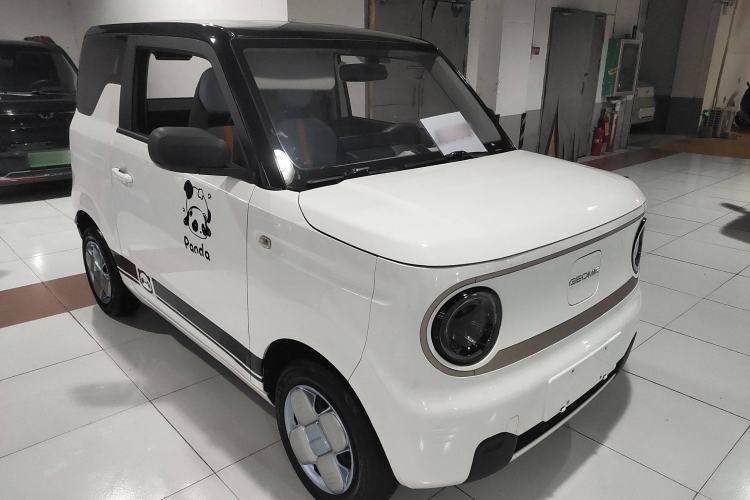 Used Geely Auto Panda 2023 Panda Mini 200km Endurance Bear Front Right 45 Deg