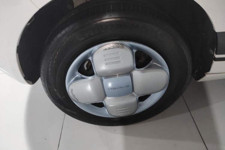 Used Geely Auto Panda 2023 Panda Mini 200km Endurance Bear Left Front Wheel Hub