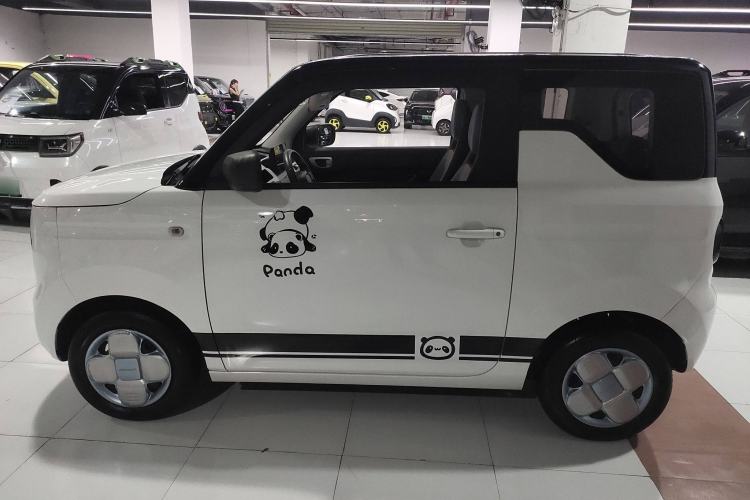 Used Geely Auto Panda 2023 Panda Mini 200km Endurance Bear Left Side
