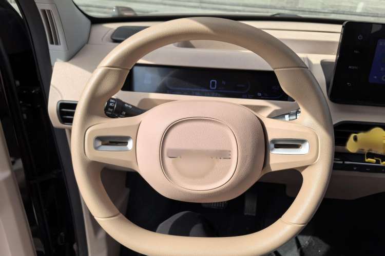 Used Geely Auto Panda 2024 200km Panda Kart Interior 1