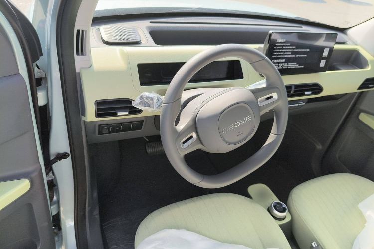 Used Geely Auto Panda 2024 Panda Mini 200km Endurance Bear Interior 3