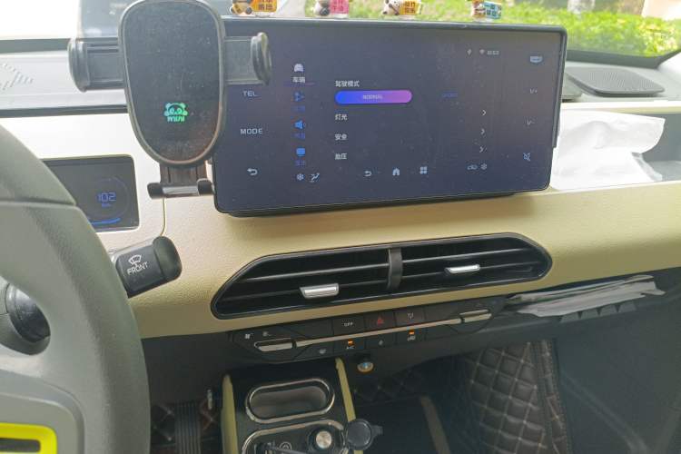 Used Geely Auto Panda 2024 200km Panda Rider Audio And AC Panel