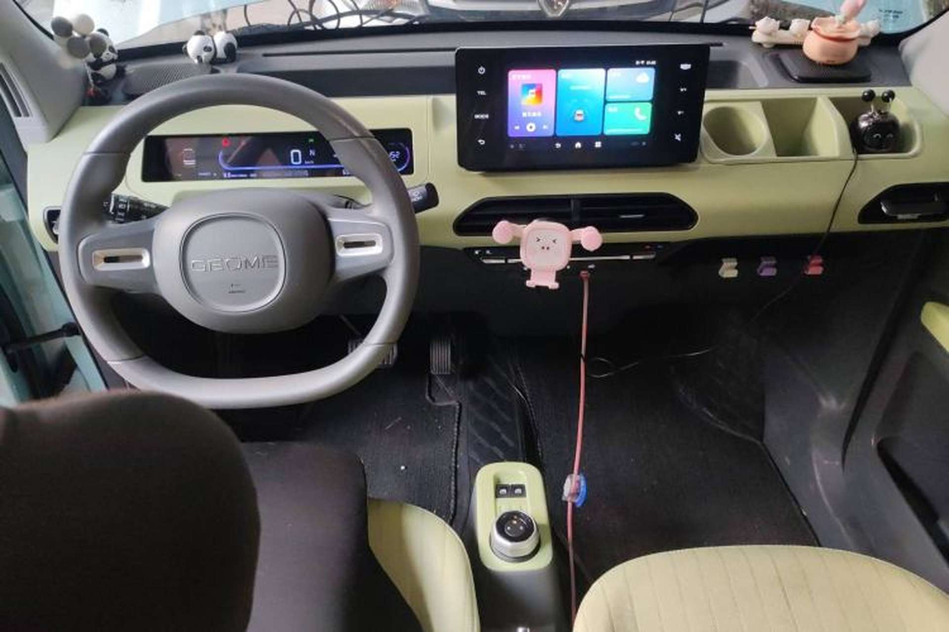 Used Geely Auto Panda 2024 Panda Mini 200km Endurance Bear Center Console