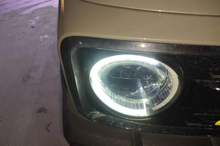 Used Geely Auto Panda 2024 200km Panda Rider Right Front Headlight