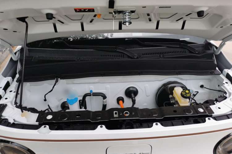 Used Geely Auto Panda 2024 Panda Mini 200km Endurance Bear Engine Bay