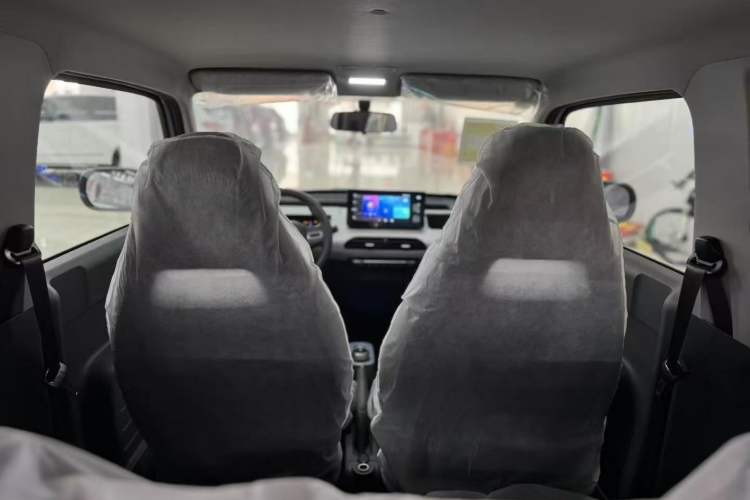 Used Geely Auto Panda 2024 Panda Mini 200km Endurance Bear Interior 3