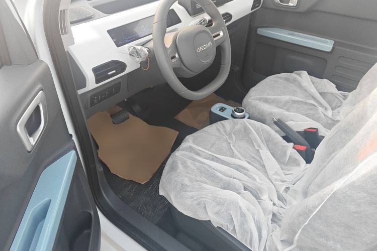 Used Geely Auto Panda 2024 Panda Mini 200km Endurance Bear Interior 3