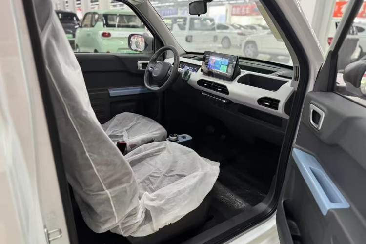 Used Geely Auto Panda 2024 Panda Mini 200km Endurance Bear Interior 4