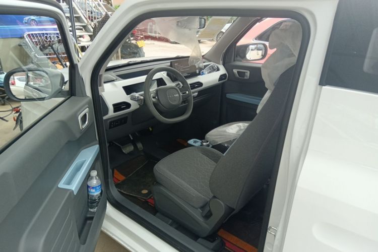 Used Geely Auto Panda 2024 Panda Mini 200km Endurance Bear Interior 4
