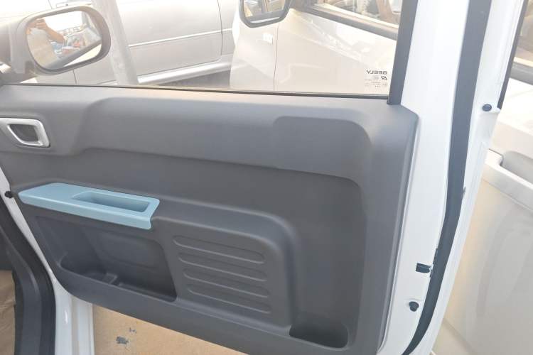 Used Geely Auto Panda 2024 Panda Mini 200km Endurance Bear Interior 5