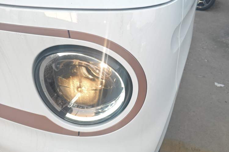 Used Geely Auto Panda 2024 Panda Mini 200km Endurance Bear Left Front Headlight