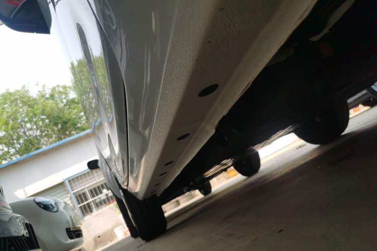 Used Geely Auto Panda 2024 Panda Mini 200km Endurance Bear Left Side Sill
