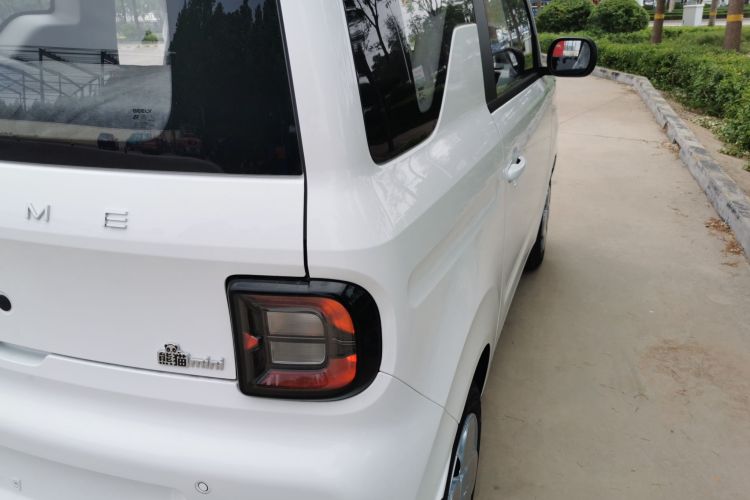 Used Geely Auto Panda 2024 Panda Mini 200km Endurance Bear Right Rear Taillight