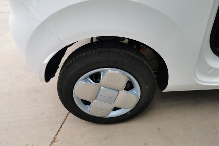 Used Geely Auto Panda 2024 Panda Mini 200km Endurance Bear Right Rear Wheel Hub