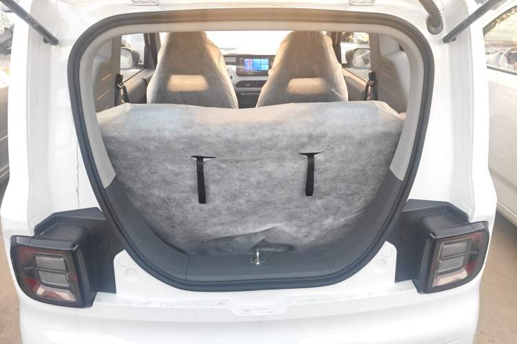 Used Geely Auto Panda 2024 Panda Mini 200km Endurance Bear Trunk