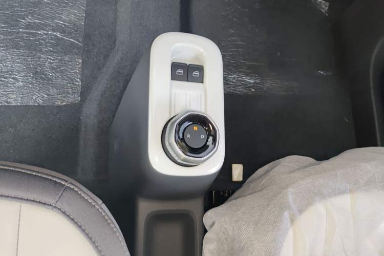 Used Geely Auto Panda 2025 210km Panda Kart Gear Lever