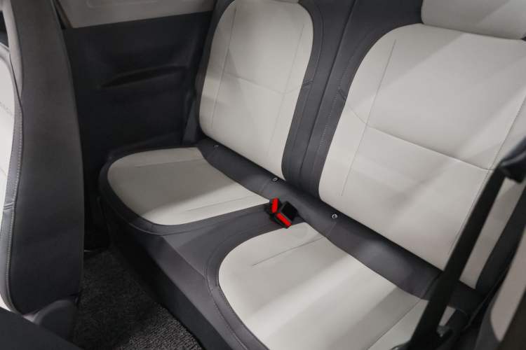 Used Geely Auto Panda 2025 210km Panda Kart Interior 1