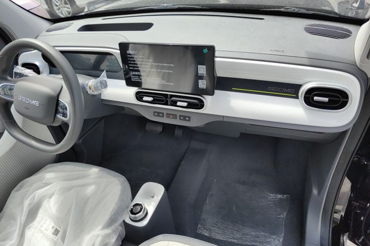 Used Geely Auto Panda 2025 210km Panda Kart Interior 2