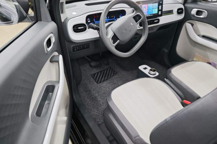 Used Geely Auto Panda 2025 210km Panda Kart Interior 2