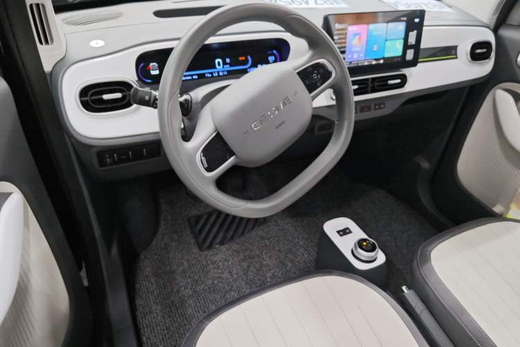 Used Geely Auto Panda 2025 210km Panda Kart Interior 3