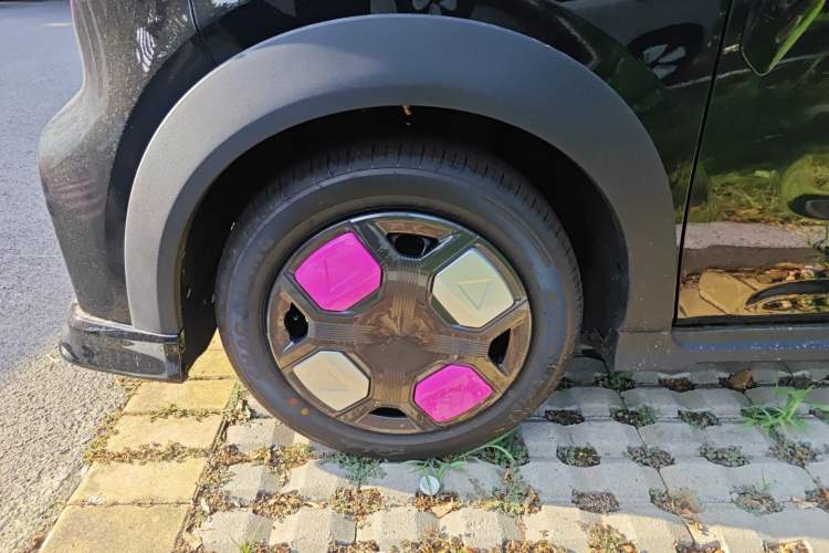 Used Geely Auto Panda 2025 210km Panda Kart Left Front Wheel Hub