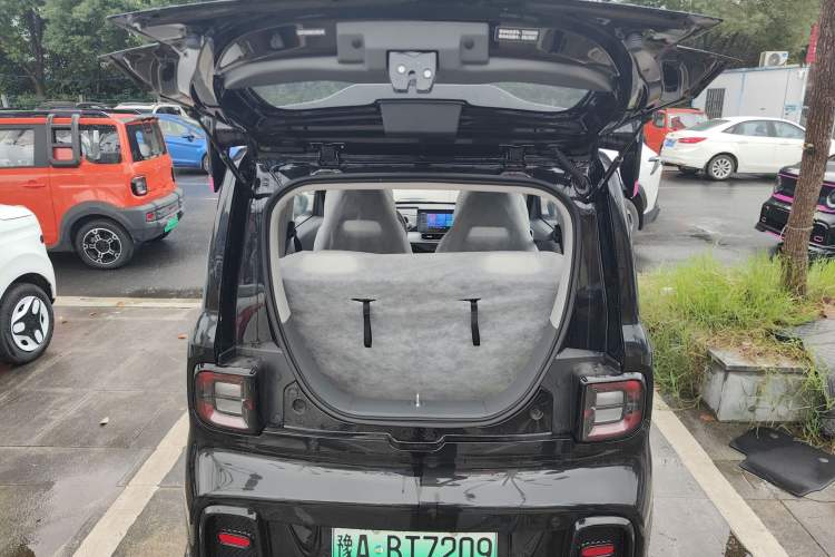 Used Geely Auto Panda 2025 210km Panda Kart Trunk