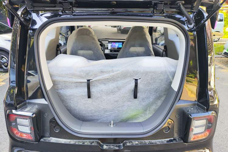 Used Geely Auto Panda 2025 210km Panda Kart Trunk