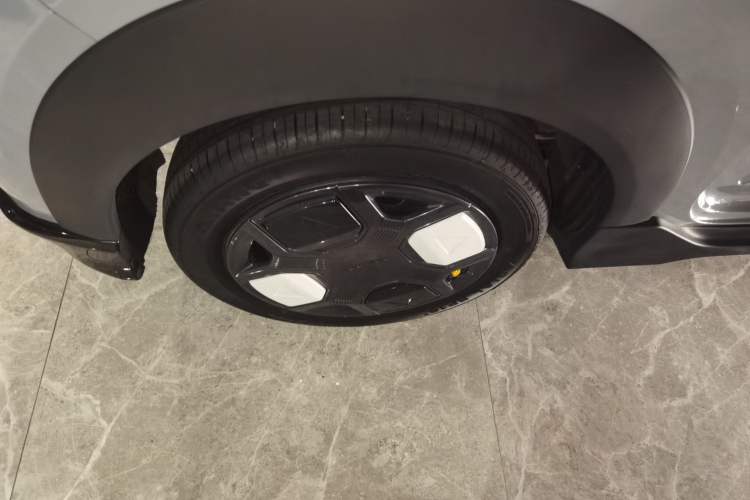 Used Geely Auto Panda 2025 210km Panda Kart Right Rear Wheel Hub