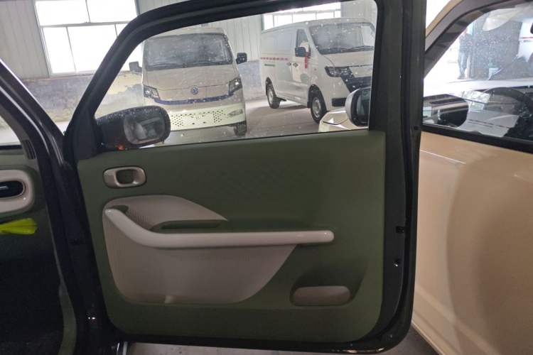 Used Geely Auto Panda 2025 210km Panda Rider Interior 6
