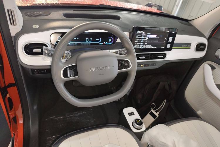 Used Geely Auto Panda 2025 210km Panda Rider Center Console
