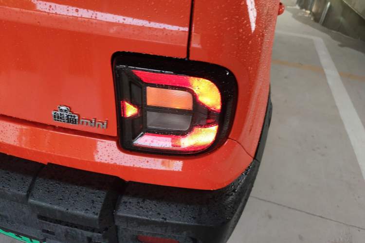 Used Geely Auto Panda 2025 210km Panda Rider Right Rear Taillight