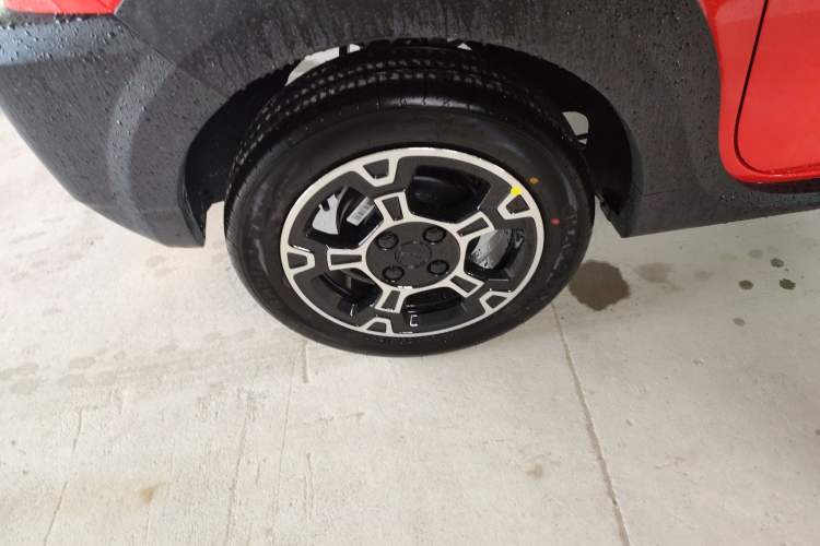 Used Geely Auto Panda 2025 210km Panda Rider Right Rear Wheel Hub