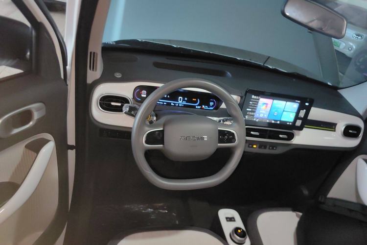Used Geely Auto Panda 2025 210 km – Yuanqi Bear Center Console