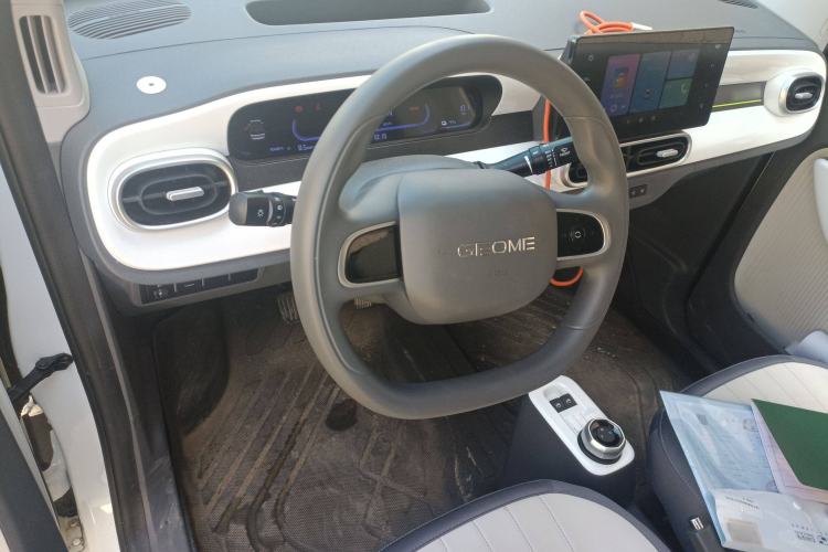 Used Geely Auto Panda 2025 210km Panda Kart Center Console