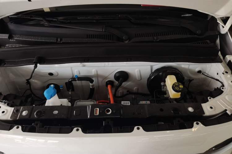 Used Geely Auto Panda 2025 210 km – Yuanqi Bear Engine Bay