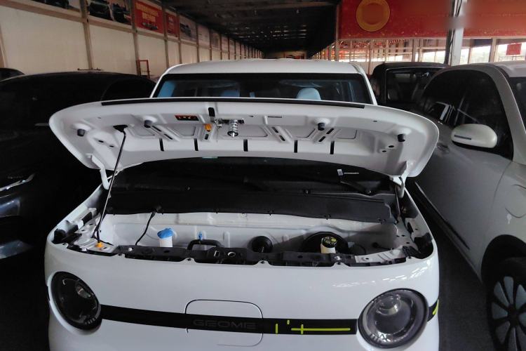Used Geely Auto Panda 2025 210 km – Yuanqi Bear Engine Bay