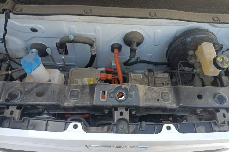 Used Geely Auto Panda 2025 210km Panda Kart Engine Bay