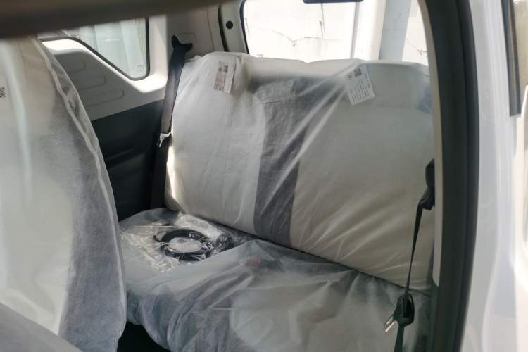 Used Geely Auto Panda 2025 210km Panda Kart Exterior 2