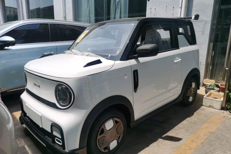Used Geely Auto Panda 2025 210km Panda Kart Exterior 4