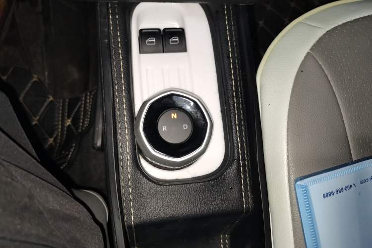 Used Geely Auto Panda 2025 210km Panda Rider Gear Lever
