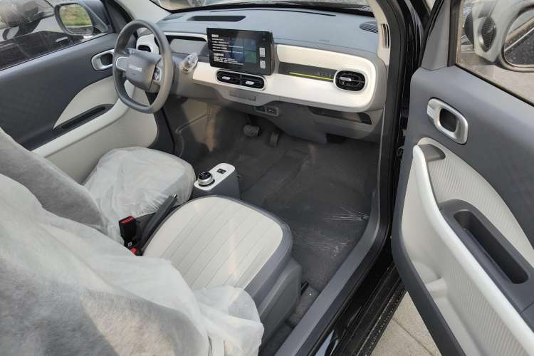 Used Geely Auto Panda 2025 210km Panda Kart Interior 1