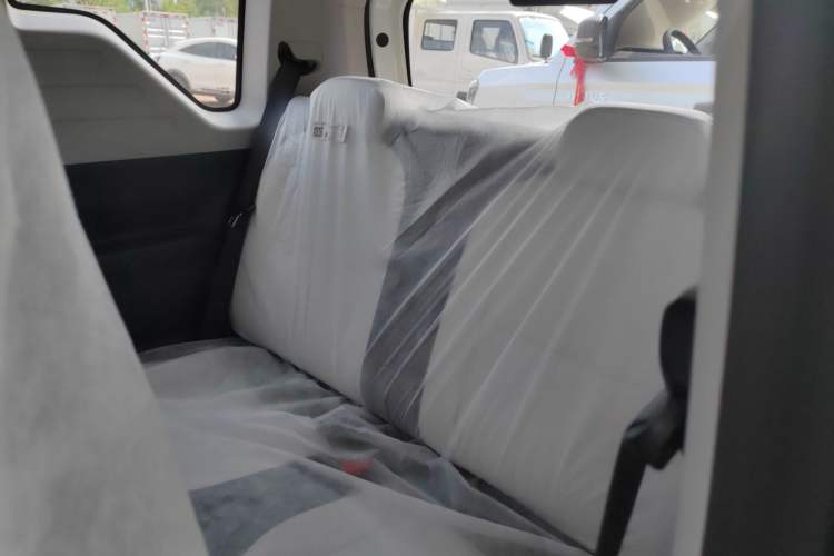 Used Geely Auto Panda 2025 210 km – Yuanqi Bear Interior 1