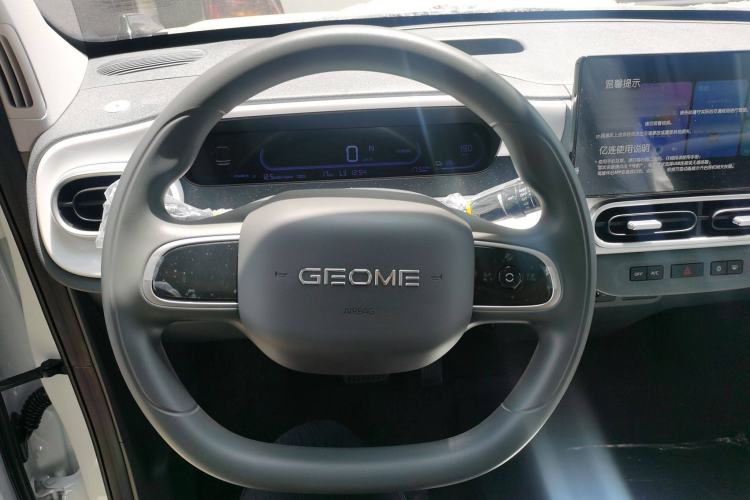 Used Geely Auto Panda 2025 210km Panda Kart Interior 2