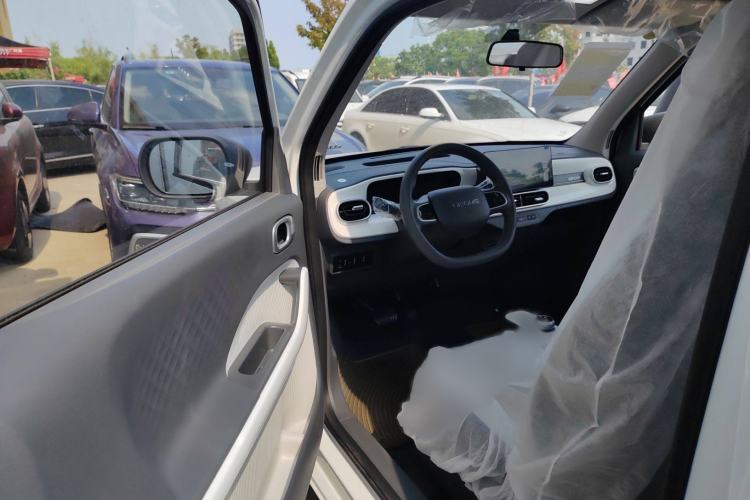 Used Geely Auto Panda 2025 210 km – Yuanqi Bear Interior 2